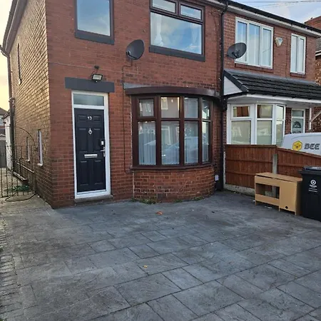 Serene 3Br Home With Free Parking Манчестер Экстерьер фото