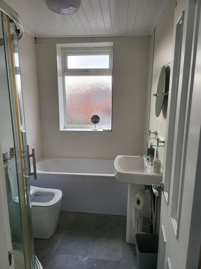 Serene 3br With Free Parking Holiday home *